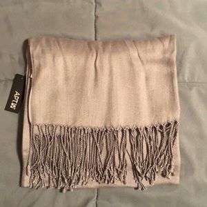 NEW ✨Gray Scarf